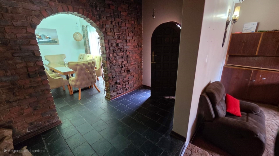 5 Bedroom Property for Sale in Fichardt Park Free State